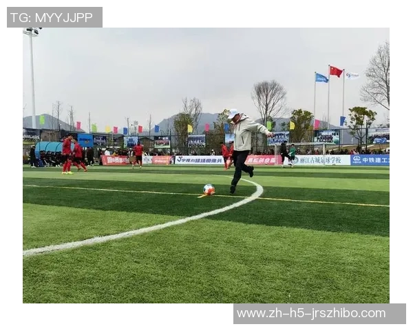 极限足球挑战赛开启激情对决展现极致技巧与团队合作的完美结合